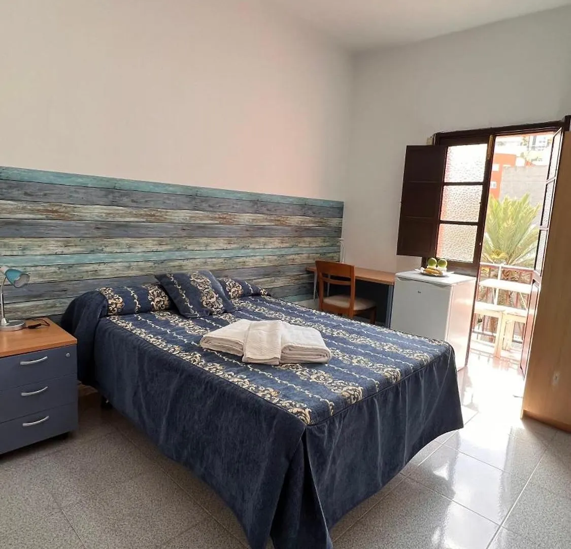Central, Quiet And Comfortable Room, Breakfast contacts